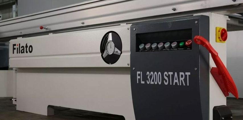 Filato 3200 COMFORT  Регулировка наклона пильного узла  Угол наклона регулируется при помощи маховика с отображением угла на часовом механизме на самом маховике  В комплектации 3200 COMFORT установлен цифровой  индикатор отображения угла пильного ...